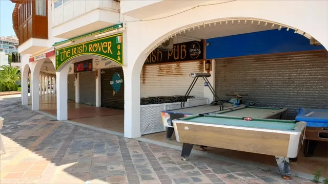 LOCAL COMERCIAL EN COSTA DE LA CALMA — 19