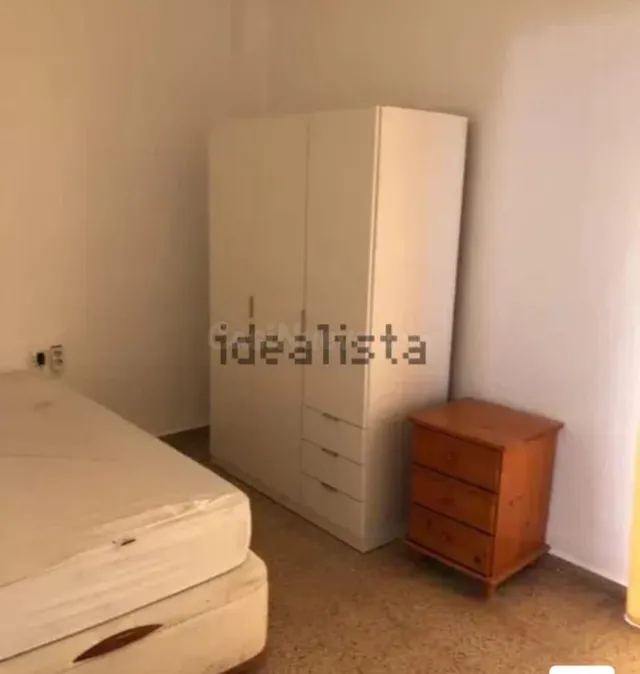 *SE ALQUILA PISO EN CALLE SANTIAGO LOZANO CON COMUNIDAD Y AG - foto 2