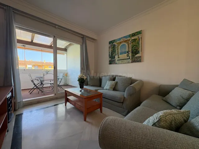 Ático dúplex · san pedro de alcántara · urbanización con piscina — 7