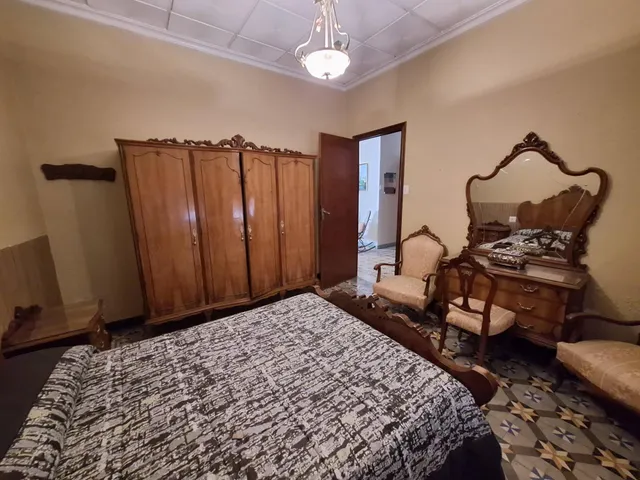 Casa modernista de 218 m2, en parcela de 518 m2, con jardín y garaje para varios vehículos en el centro de Monóvar — 26