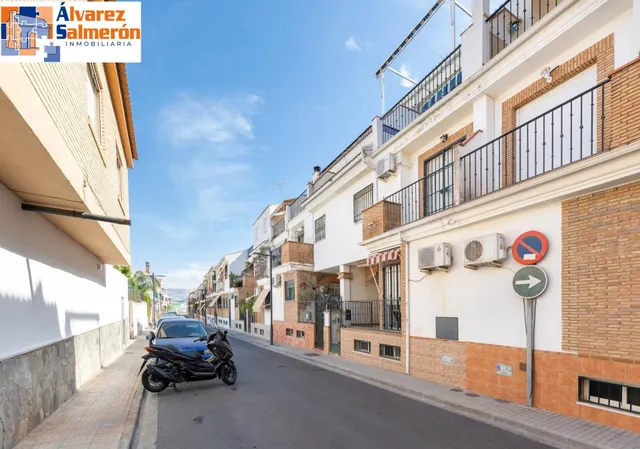 Vive en el corazón de Armilla: 4 dormitorios, patio, terraza - foto 3