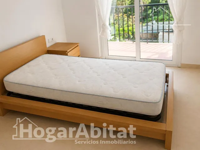 SEMINUEVO PAREADO CON PISCINA Y GARAJE EN URBANIZACION EL BOSQUE — 11