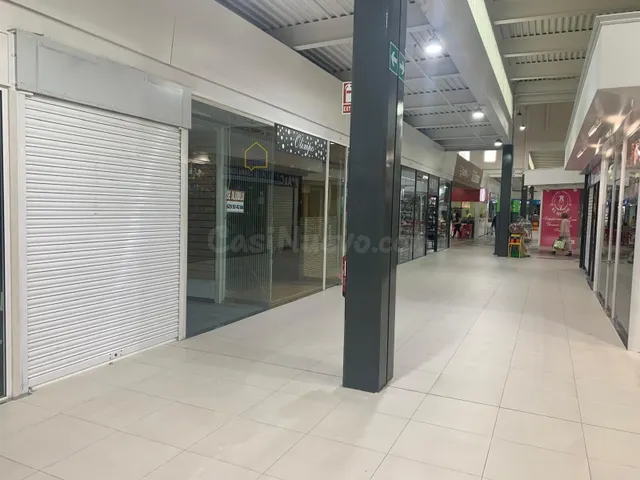 LOCAL COMERCIAL EN CENTRO COMERCIAL SAN DIEGO - foto 3