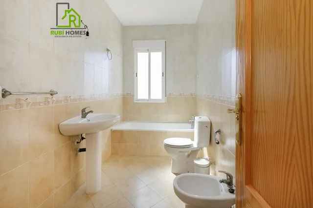 ¡Casa pareada con patio privado en Cijuela! Granada — 10