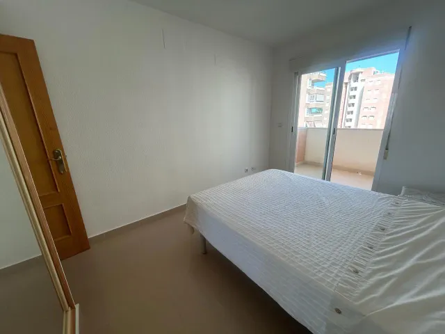 Apartamento con vistas al mar, piscina y garaje en Guardamar del Segura — 8