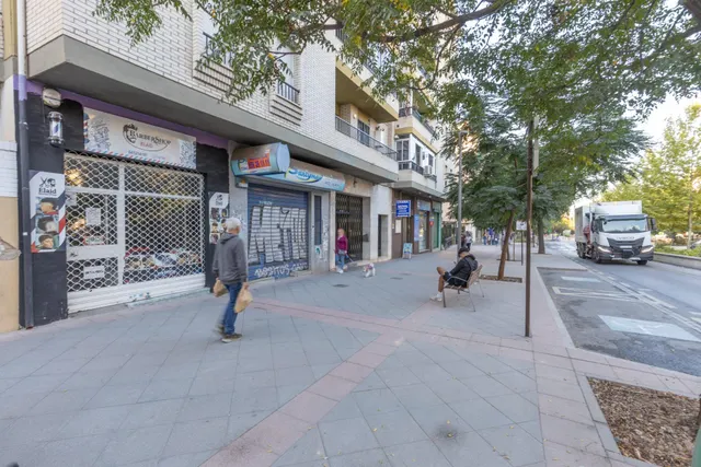 Local de 87m en antigua Ctra Malaga - foto 5