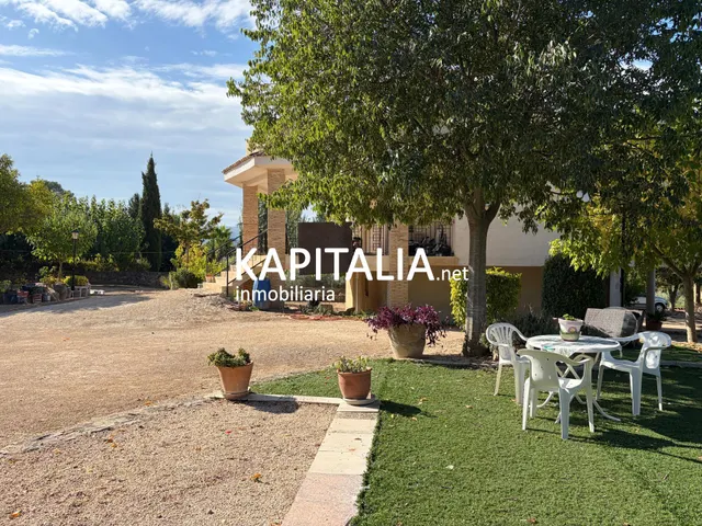 Chalet en venta en Ontinyent, a un paso del casco urbano y con bonitas vistas a la montaña. — 8