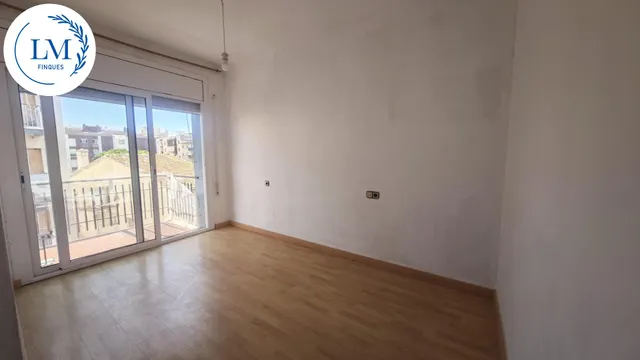 ¡Luminoso piso con gran balcón en pleno centro de Vilanova i la Geltrú! — 23