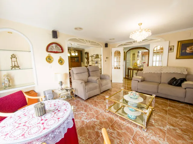 ¿Y si tu próxima casa estuviera en el corazón de Elche… y pudieras adaptarla a tu manera? ✨ — 7