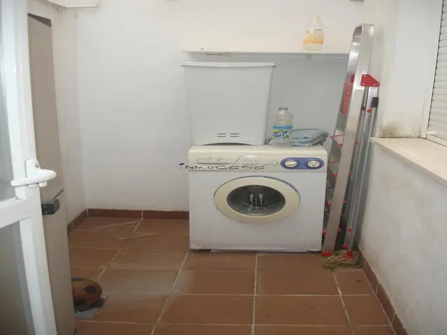 600 euros, comunidad incluida, cerca metropolitano, amueblado. — 7
