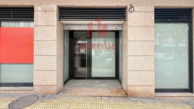 REF. 5650 VENTA DE DOS LOCALES COMERCIALES ACONDICIONADOS COMO OFICINAS — 2