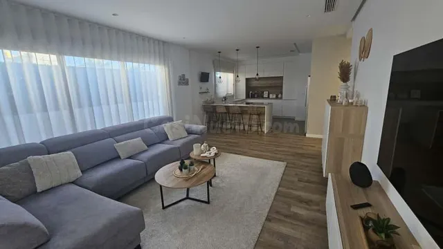 Se vende espectacular planta baja semi-nueva con diseño mini - foto 2