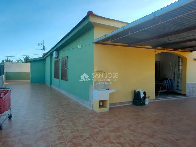 SE VENDE CHALET CON PISCINA EN MUY BUEN ESTADO EN ASPE ZONA DE UCHEL — 27