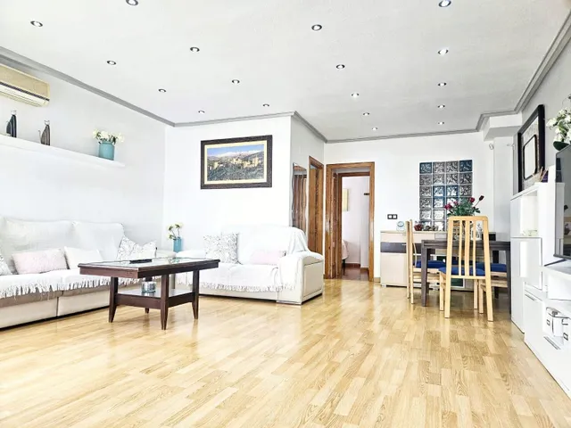 GRAN CHALET EN ORIHUELA COSTA: 6 HAB, 2 BAÑOS - foto 2