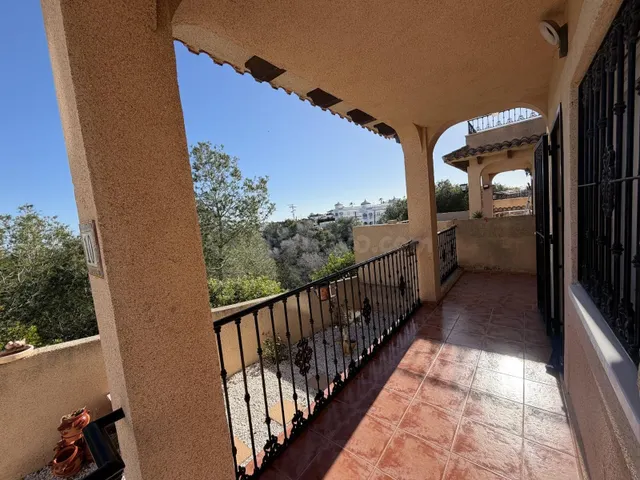 AMPLIA CASA ADOSADA CON SOLARIUM Y PISCINA COMUNITARIA | BLU - foto 3