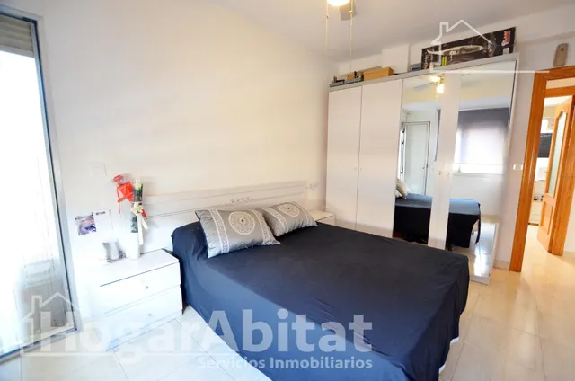 ¡En buena zona! Amplio, moderno y esquinero con gran balcón de buenas vistas — 14