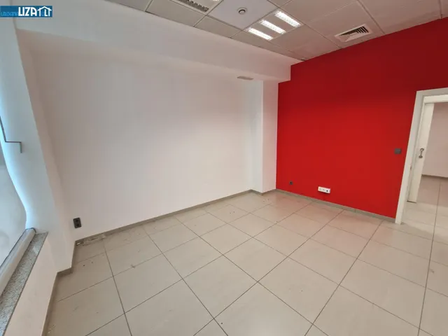Alquiler de amplio local comercial en San Vicente — 6