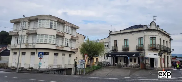 EDIFICIO COMPLETO EN EL CENTRO DE LOURENZÁ (EN EL CAMINO DE  - foto 2