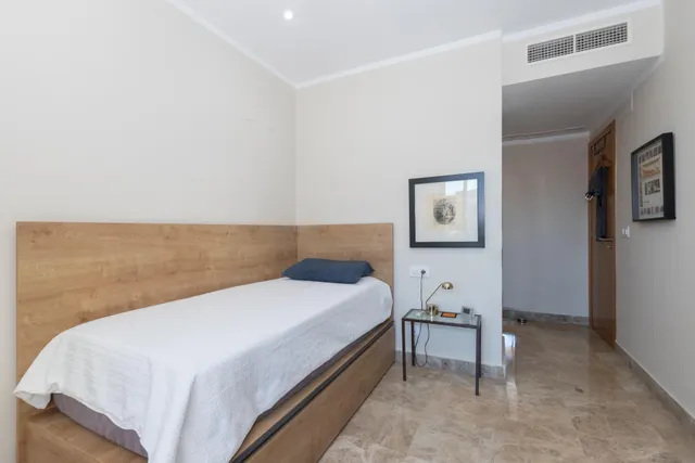 PISO CON TERRAZA, PISCINA, GARAJE Y TRASTERO EN VIALIA — 9