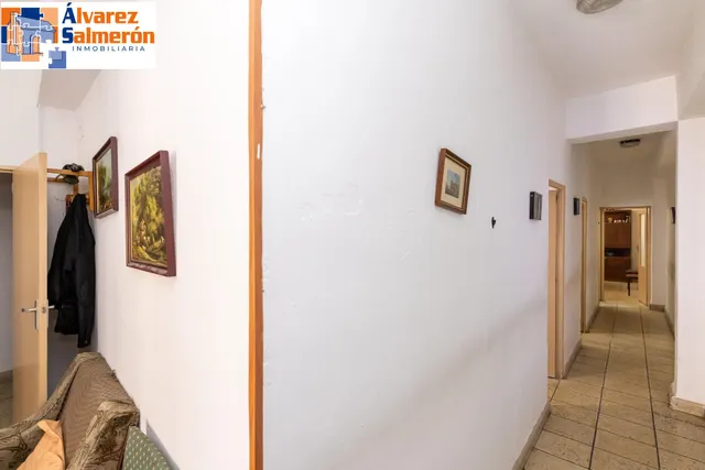Piso para reformar junto a Plaza Einstein – 3 dormitorios y vistas despejadas — 8