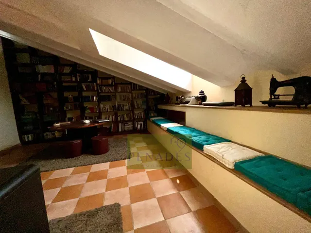 Espectacular chalet a la venta con impresionante jardín interior — 25