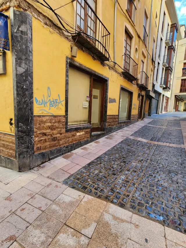 Local Comercial en Esquina con Excelente Visibilidad — 2