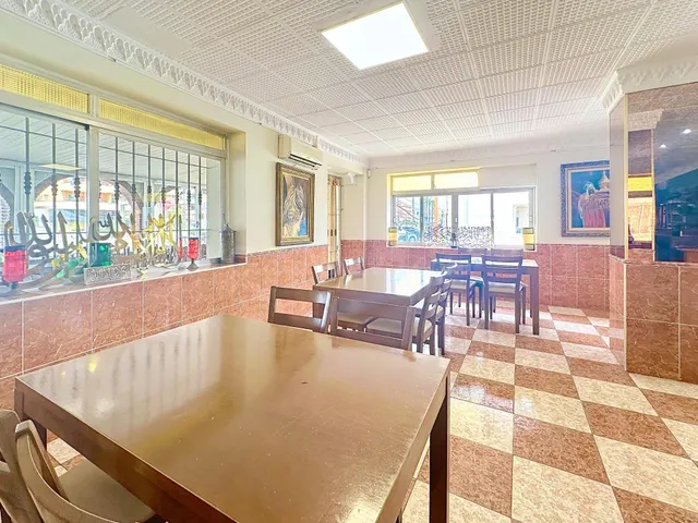 Gran local comercial con múltiples posibilidades en ubicació - foto 3