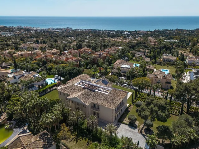Chalet 7 habitaciones 2000m² en venta - Marbella — 14