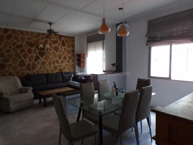 Piso en Zona AV.Mar con todos los servicios,no lo dudes y LL