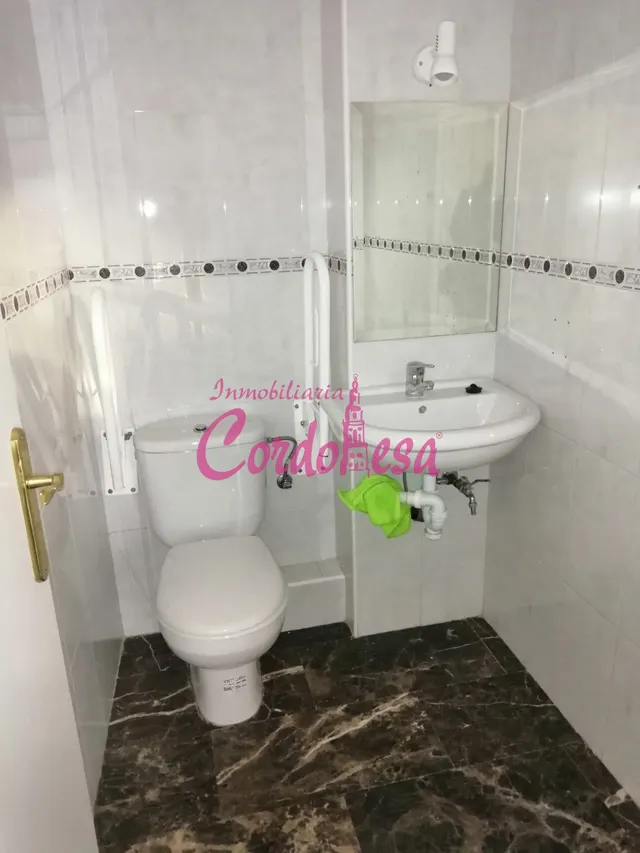 ESTUPENDO LOCAL COMERCIAL EN ALQUILER — 8