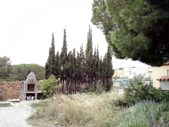 PARCELA  EDIFICABLE EN EL CENTRO DE SEGUR DE CALAFELL - TARRAGONA — 30