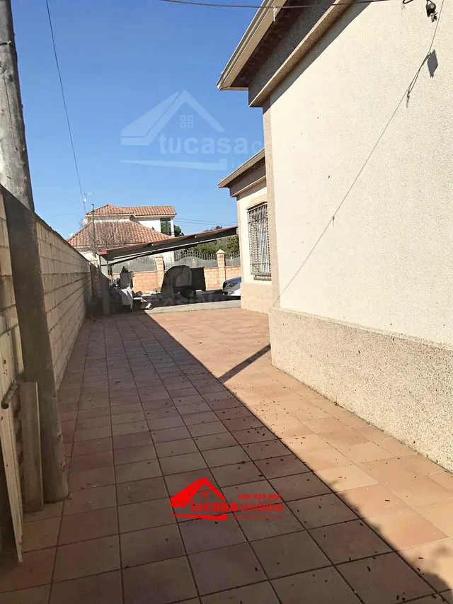 CASA CON TERRENO (NO HIPOTECABLE) EN FONTANAR DE QUINTOS - foto 4