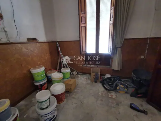 SE VENDE CASA EN JACARILLA,  PARA REFORMAR — 11