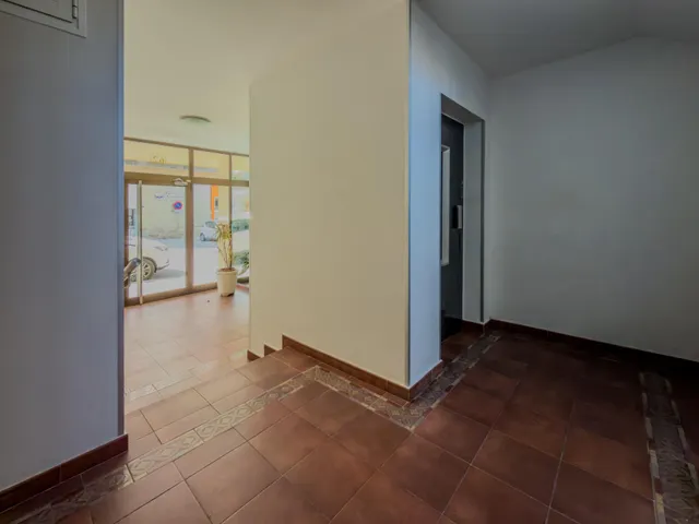 Piso con terraza a la venta en Fernando de Los Rios. — 31