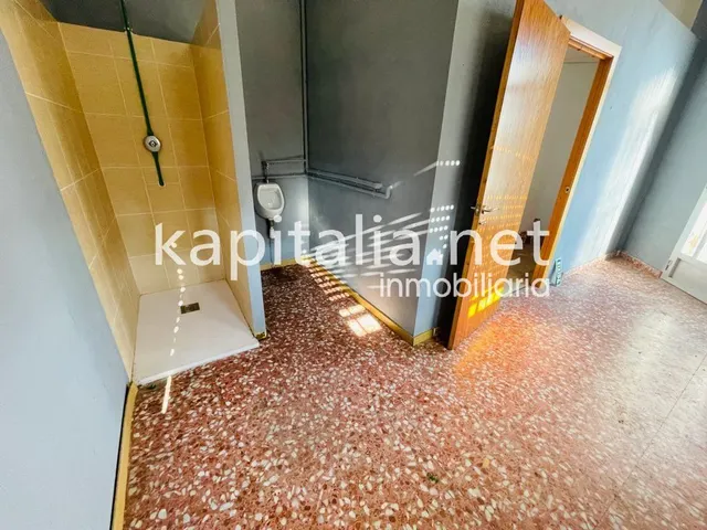 Local comercial en venta y alquiler en L´Olleria (Valencia) — 10