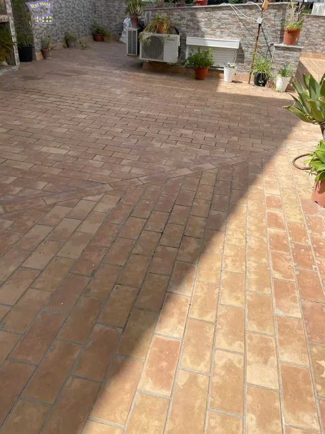 SE VENDE CASA + LOCAL INDEPENDIENTE EN ZONA DE LA CUESTA DE LA RUJANA — 22
