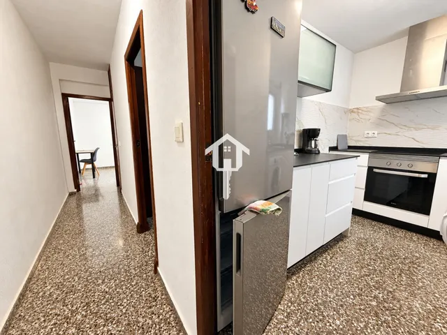 Ático en exclusiva totalmente reformado de 56 m2 con terraza en zona benalúa de Alicante: edificio con ascensor — 22