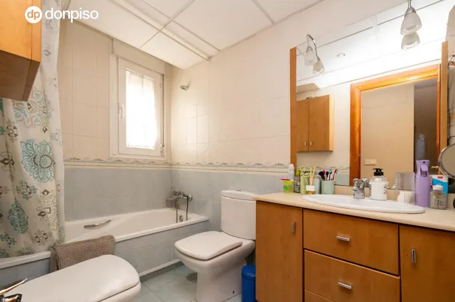 ESPECTACULAR VIVIENDA ADOSADA DE 4 DORMITORIOS CON SÓTANO, TERRAZAS Y PATIO EN GRANADA — 17