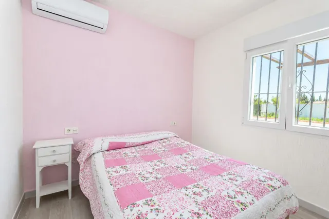 Casa reformada con piscina en parcela de 2.500 m2 (urbano y rústico) — 39