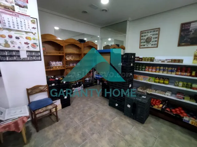 Se VENDE O ALQUILA local comercial en zona CRUZ DE LOS CAIDO - foto 4