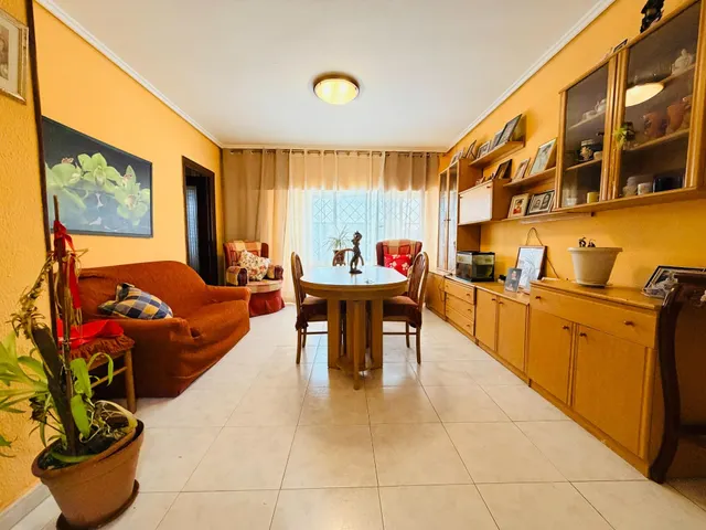 Amplia planta baja en Riba-roja