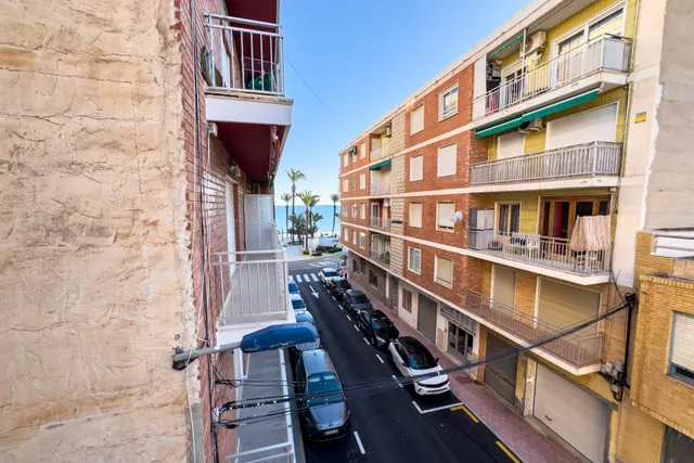 Amplio piso reformado en segunda línea de la Playa del Cura — 142 m2, 4 dormitorios, vistas al mar y orientación suroeste — 28