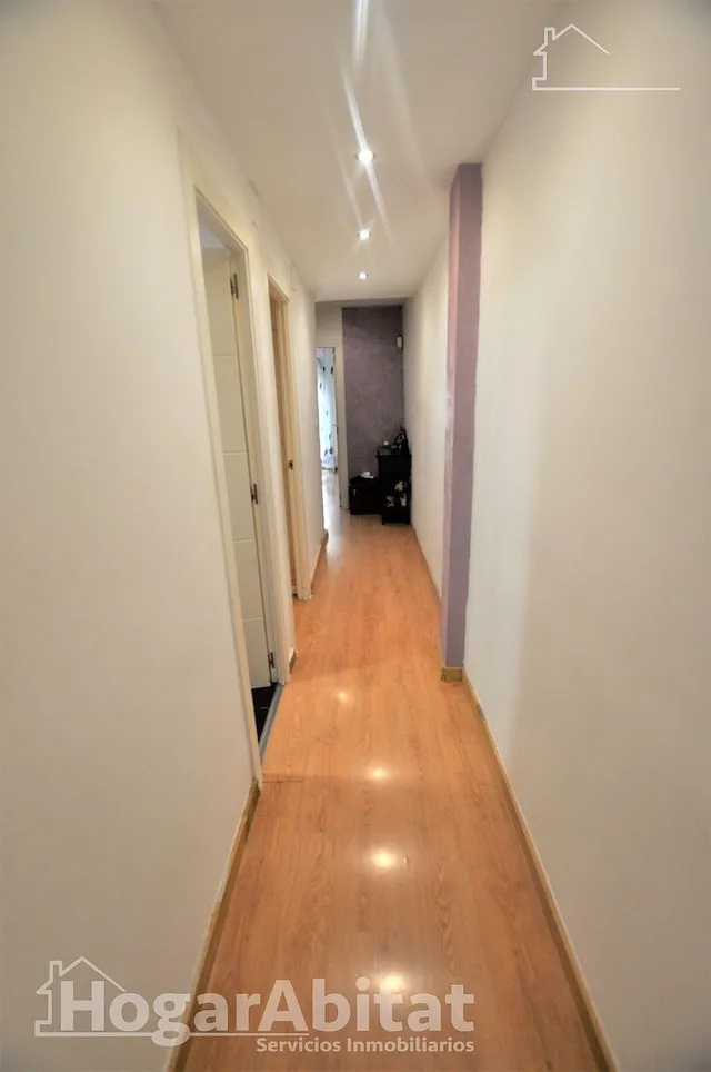 REFORMADO Y ACOGEDOR CON DOS BALCONES CERCA DE AV. DEL TÚRIA — 35