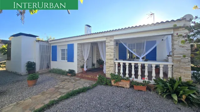 Espectacular chalet independiente con piscina privada y gran parcela en La Pobla de Vallbona — 2