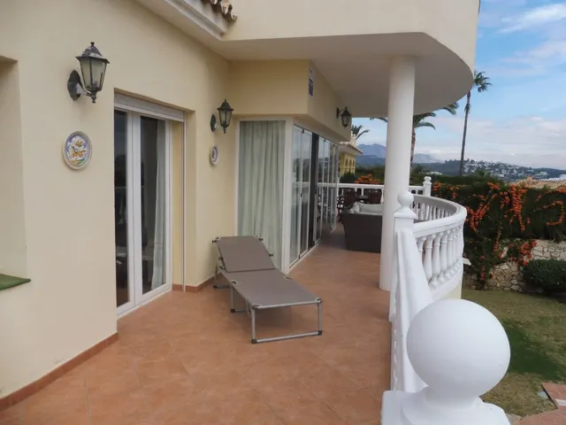 Villa 6 dormitorios con vistas al mar en La Cala de Mijas — 21