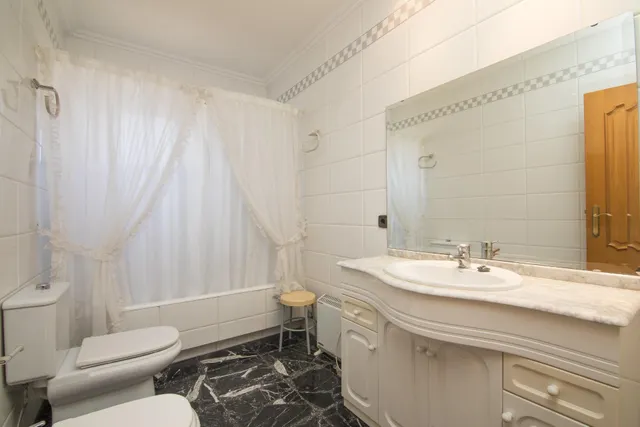 ESPECTACULAR CHALET EN ZONA CIUDAD JARDIN — 10