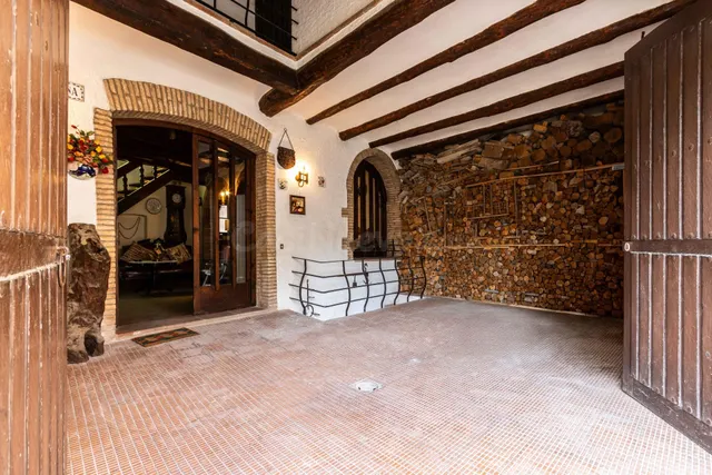 CASA CATALOGADA Y EXCLUSIVA EN EL CENTRO DE SANT LLORENÇ SAV - foto 5
