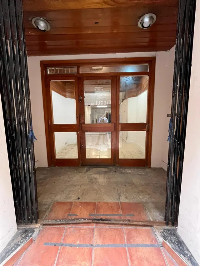 SE ALQULA LOCAL COMERCIAL EN CALLE MAYOR DE PAMPLONA — 4