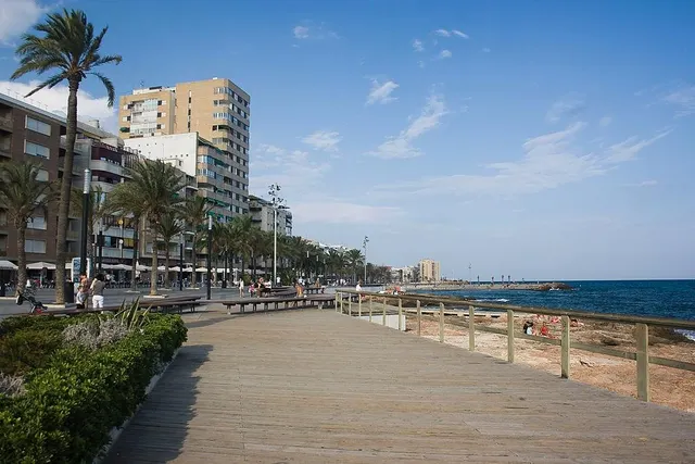 MAGNIFICO BUNGALOW EN PLANTA BAJA, IDEAL COMO VACACIONAL — 17
