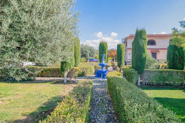 GRAN VILLA EN GOJAR, CON UNA PARCELA DE MAS DE 2142 METROS,  - foto 5